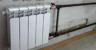 Установка биметаллических радиаторов отопления в квартире в Луге - от 2084 руб.